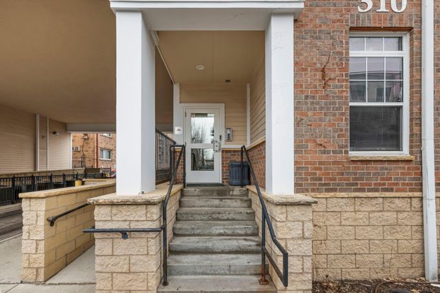 310 E 18th Street 201, Minneapolis, MN 55404