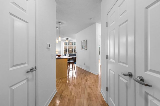 310 E 18th Street 201, Minneapolis, MN 55404