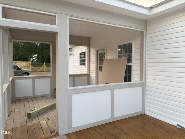 101 Hickory Avenue, Broadway, NC 27505