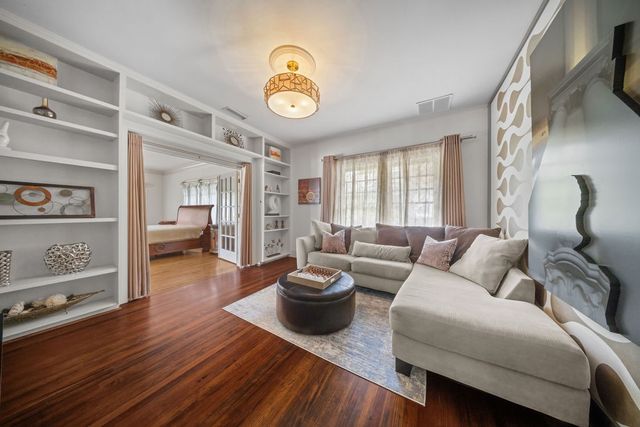 5617 Swiss Avenue, Dallas, TX 75214