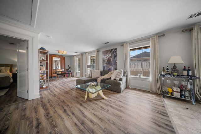 5617 Swiss Avenue, Dallas, TX 75214