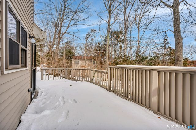 4 Copper Ridge Circle 4, Guilford, CT 06437