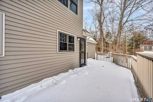 4 Copper Ridge Circle 4, Guilford, CT 06437