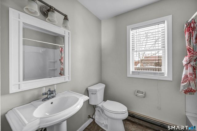 4 Copper Ridge Circle 4, Guilford, CT 06437