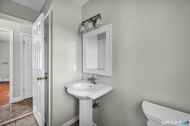 4 Copper Ridge Circle 4, Guilford, CT 06437