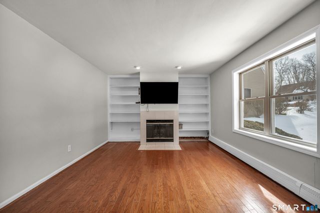 4 Copper Ridge Circle 4, Guilford, CT 06437