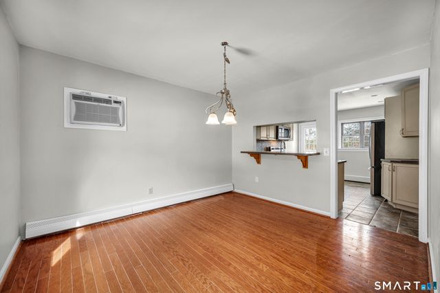 4 Copper Ridge Circle 4, Guilford, CT 06437