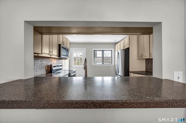 4 Copper Ridge Circle 4, Guilford, CT 06437