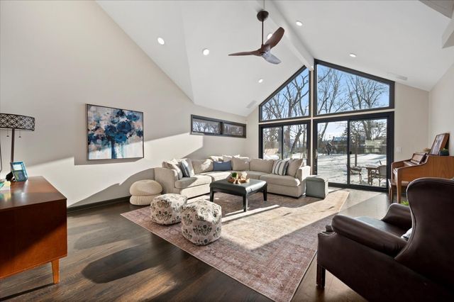 1831 Farm Road, Lake Forest, IL 60045