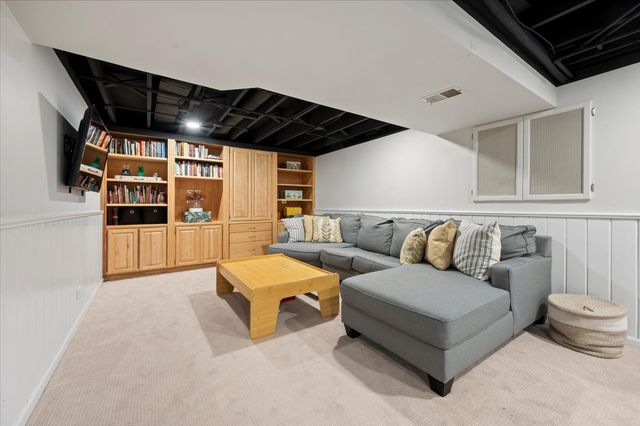 1831 Farm Road, Lake Forest, IL 60045