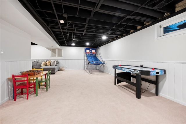 1831 Farm Road, Lake Forest, IL 60045