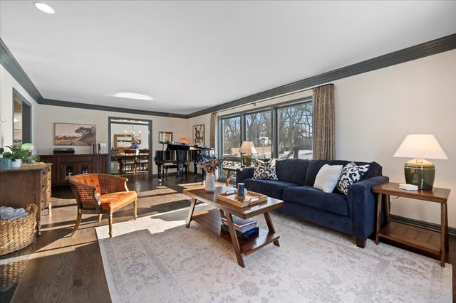 1831 Farm Road, Lake Forest, IL 60045