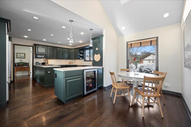 1831 Farm Road, Lake Forest, IL 60045