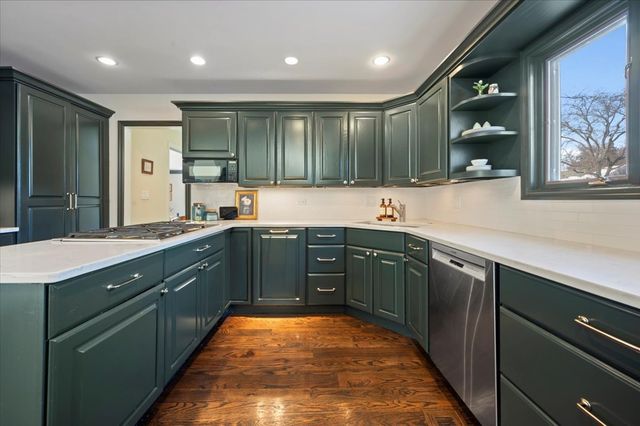 1831 Farm Road, Lake Forest, IL 60045