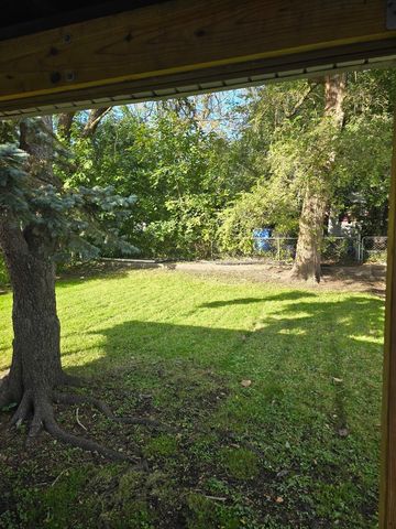 12222 S Wentworth Avenue, Chicago, IL 60628