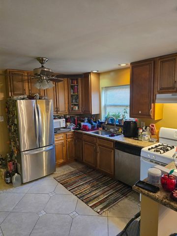 12222 S Wentworth Avenue, Chicago, IL 60628