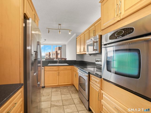 1 Strawberry Hill Avenue 12E, Stamford, CT 06902