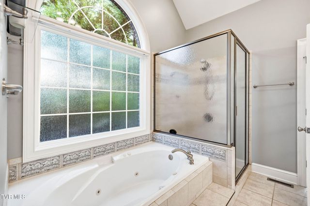 8 Fox Run Lane, Johnson City, TN 37604