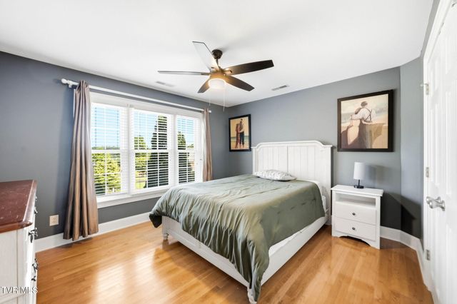 8 Fox Run Lane, Johnson City, TN 37604