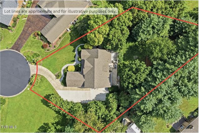 8 Fox Run Lane, Johnson City, TN 37604