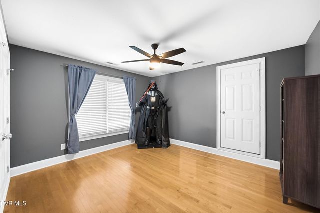 8 Fox Run Lane, Johnson City, TN 37604
