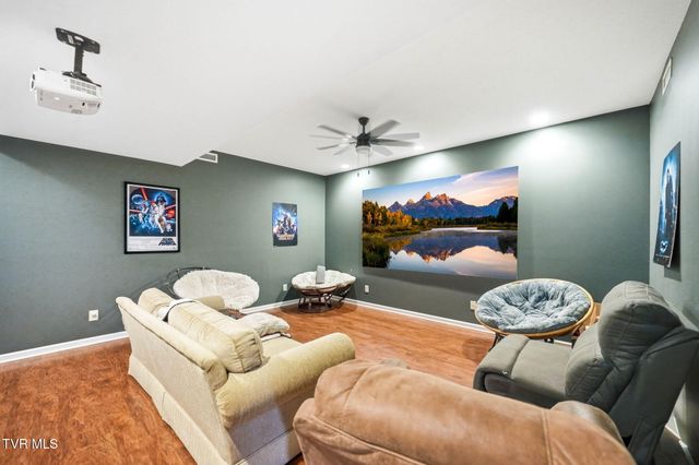 8 Fox Run Lane, Johnson City, TN 37604