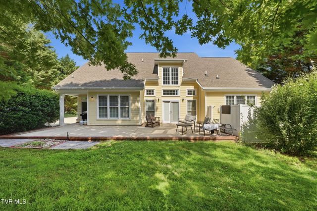 8 Fox Run Lane, Johnson City, TN 37604