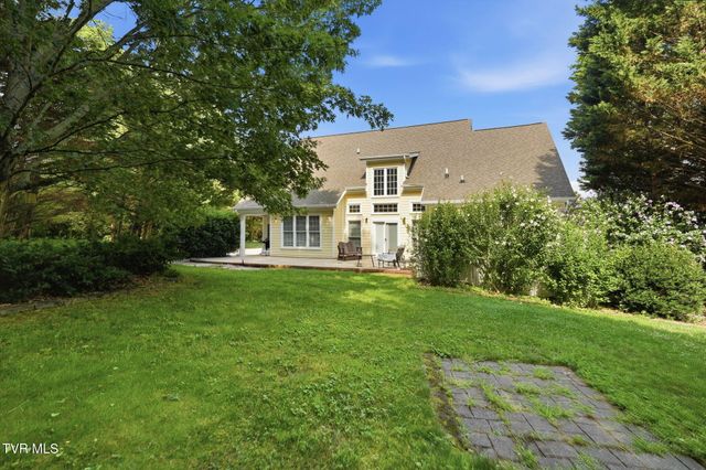 8 Fox Run Lane, Johnson City, TN 37604