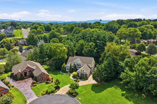8 Fox Run Lane, Johnson City, TN 37604