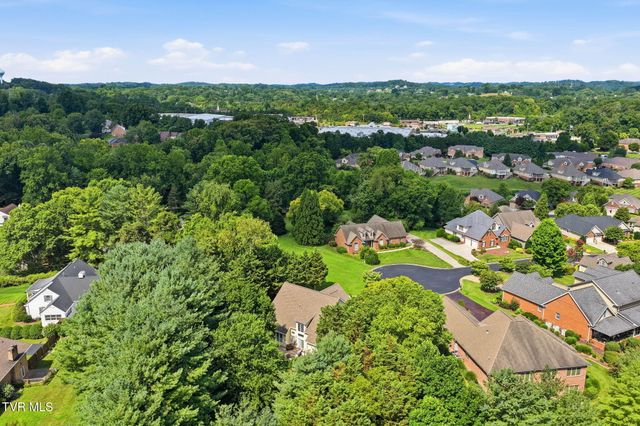 8 Fox Run Lane, Johnson City, TN 37604