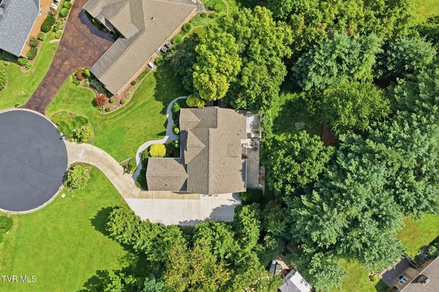8 Fox Run Lane, Johnson City, TN 37604