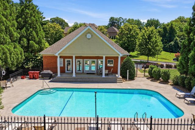 8 Fox Run Lane, Johnson City, TN 37604