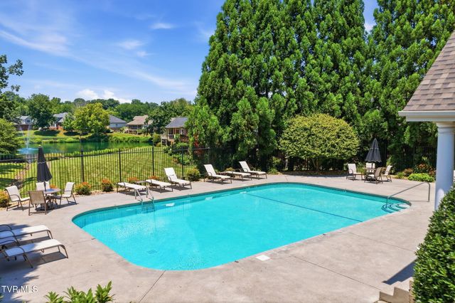 8 Fox Run Lane, Johnson City, TN 37604