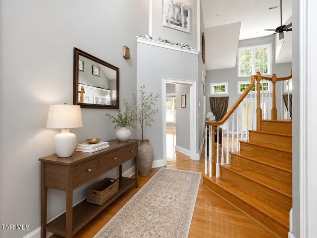 8 Fox Run Lane, Johnson City, TN 37604