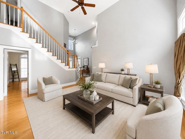 8 Fox Run Lane, Johnson City, TN 37604
