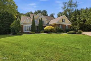 8 Fox Run Lane, Johnson City, TN 37604