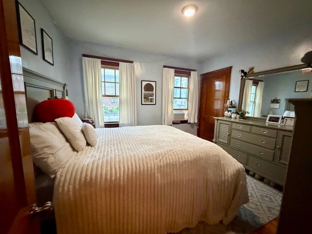 33 Pearl Street 33, Newton, MA 02458