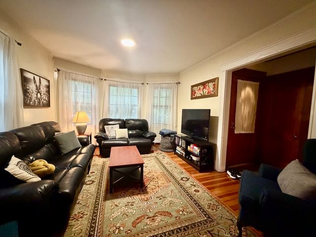 33 Pearl Street 33, Newton, MA 02458