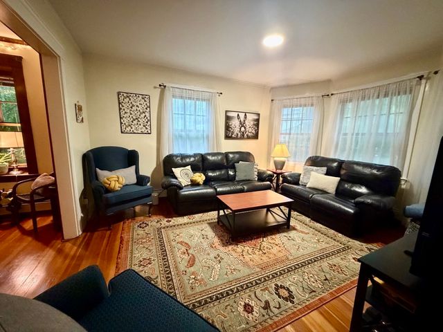 33 Pearl Street 33, Newton, MA 02458