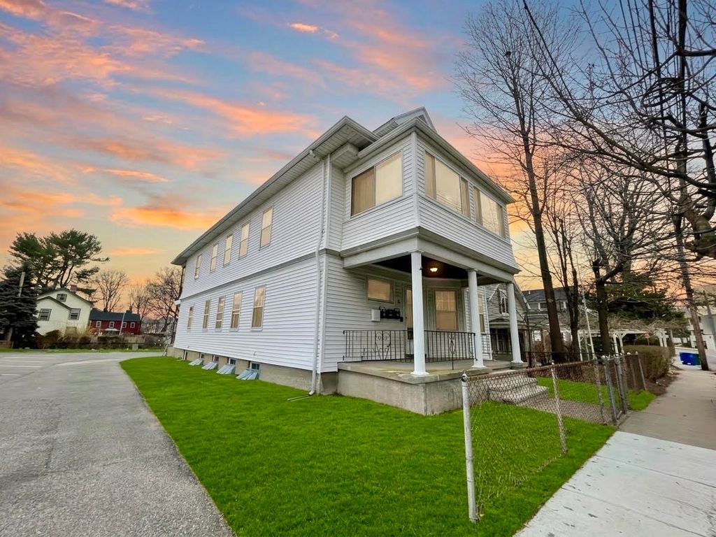 33 Pearl Street 33, Newton, MA 02458