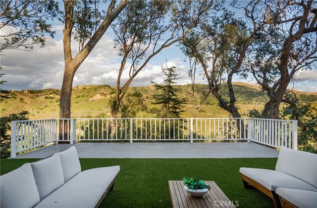 10141 Overhill Drive, North Tustin, CA 92705