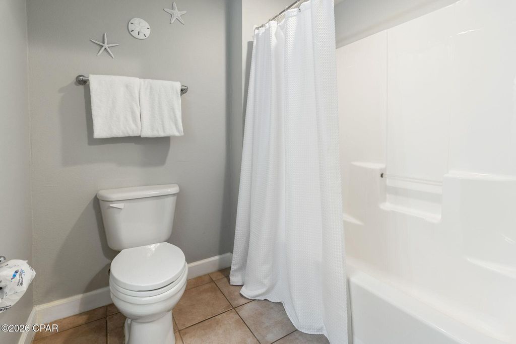 Image 9 of property listing at 9900 S Thomas Drive 2009, Panama City Beach, FL 32408