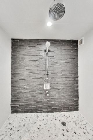 2 E Erie Street 1905, Chicago, IL 60611