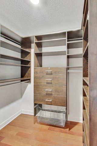 2 E Erie Street 1905, Chicago, IL 60611