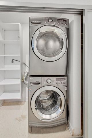 2 E Erie Street 1905, Chicago, IL 60611