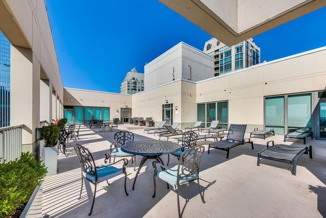 2 E Erie Street 1905, Chicago, IL 60611