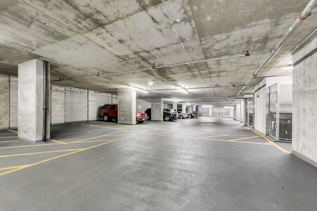 2 E Erie Street 1905, Chicago, IL 60611