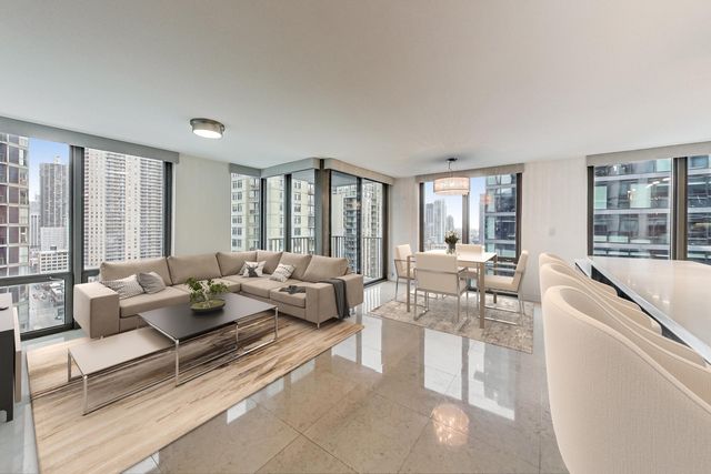 2 E Erie Street 1905, Chicago, IL 60611