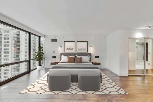 2 E Erie Street 1905, Chicago, IL 60611