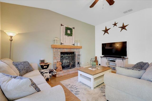 1049 Tiburon Way, Plumas Lake, CA 95961